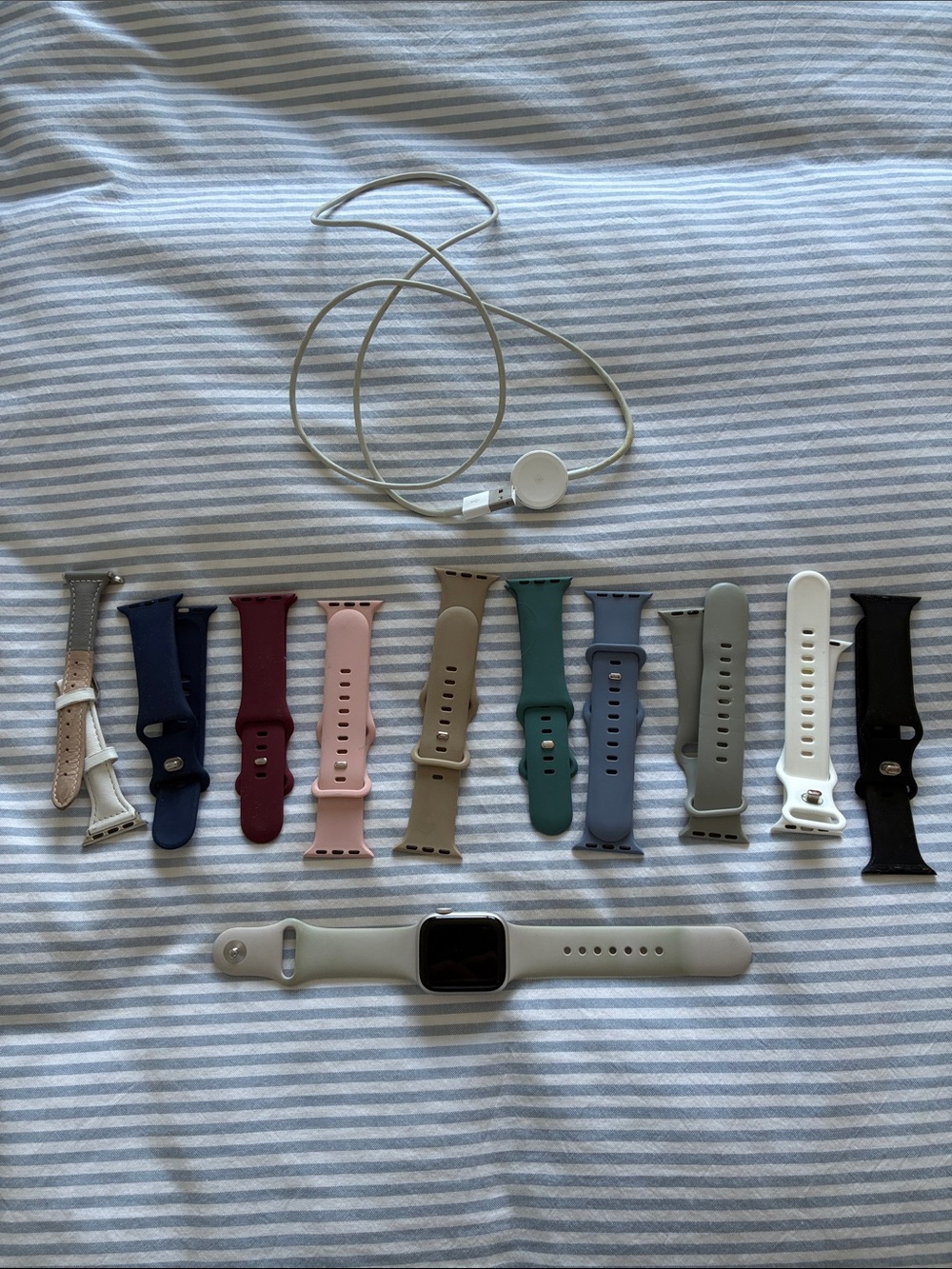 Apple Watch Series 7 41mm Starlight great condition with 11 bands